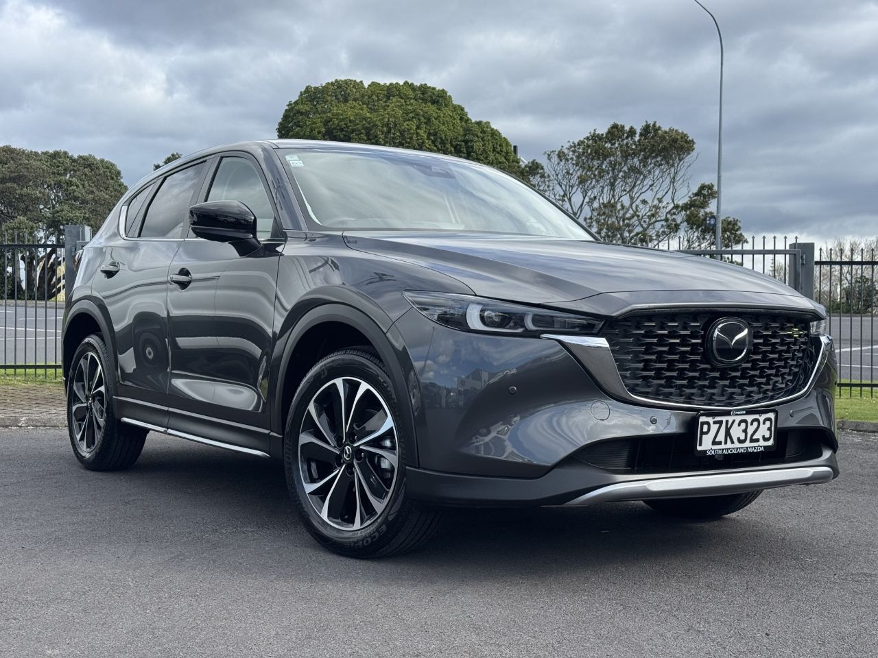 Vehicle image 5
