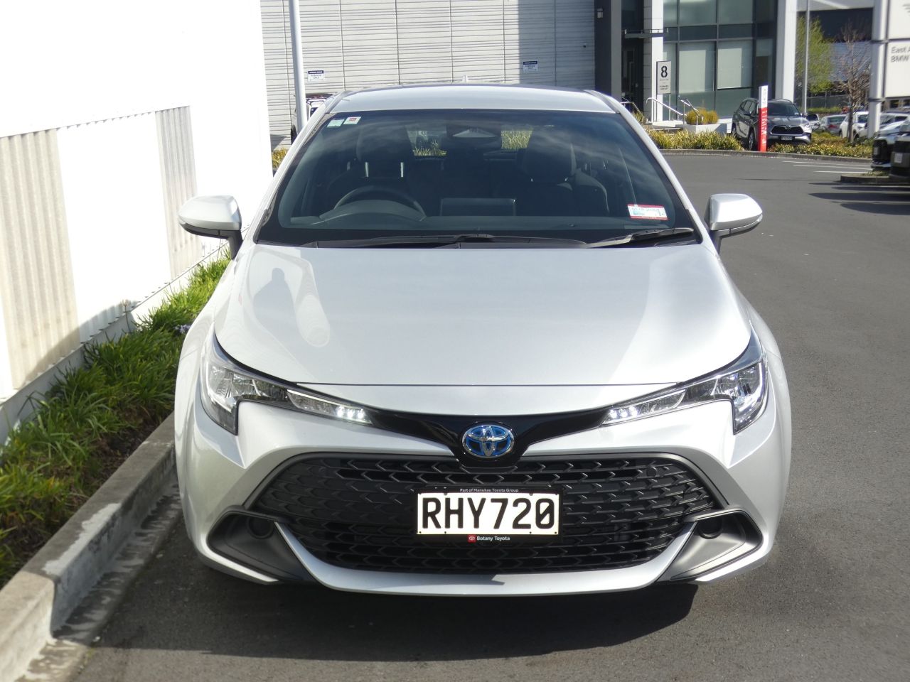 Vehicle image 3
