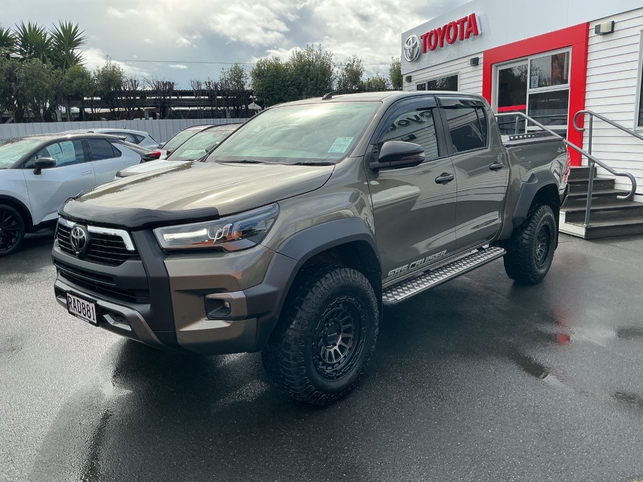 Vehicle image 3
