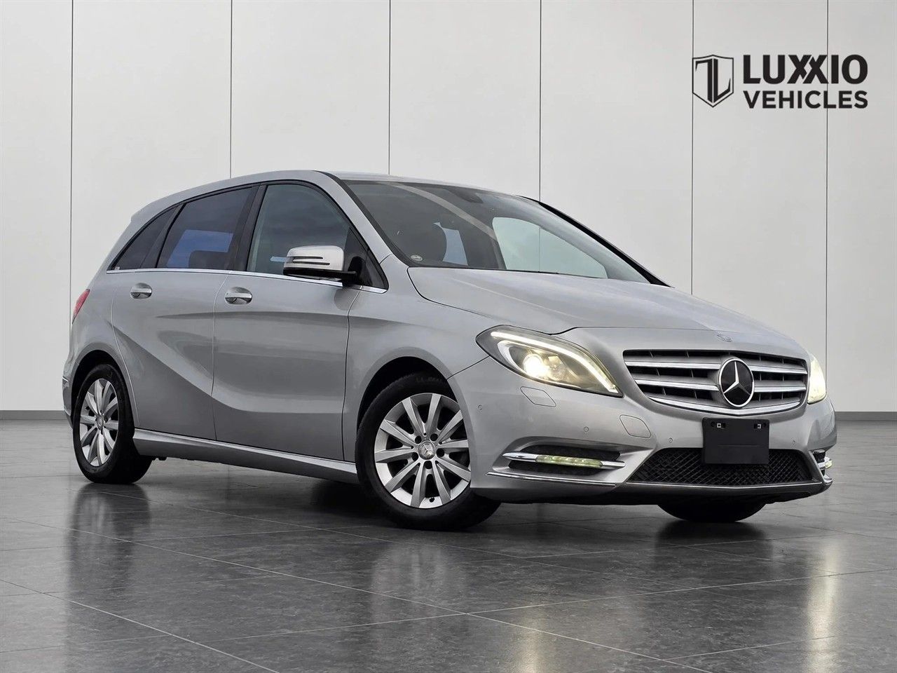 Vehicle image 4