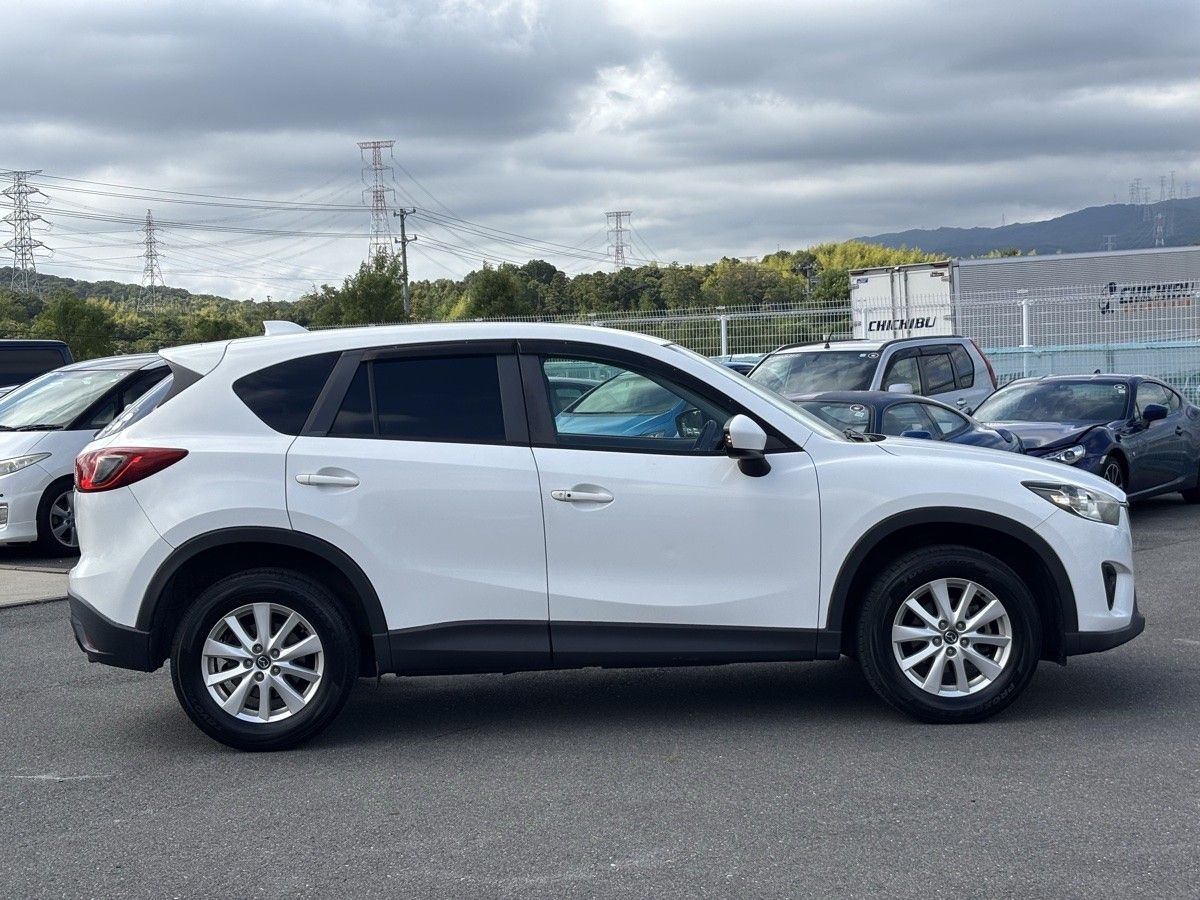 Vehicle image 5