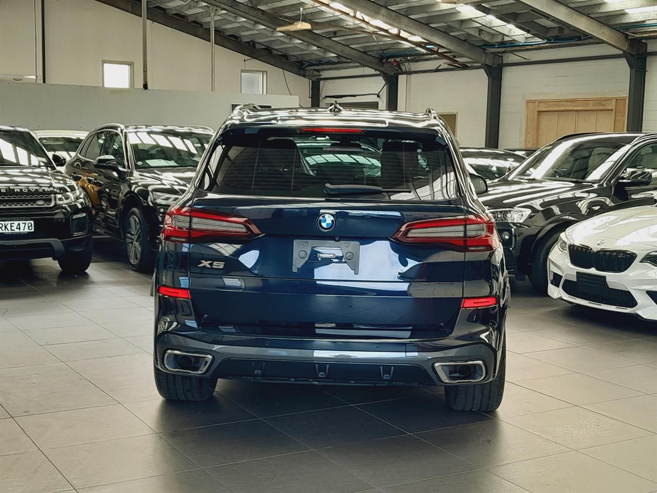 Vehicle image 5