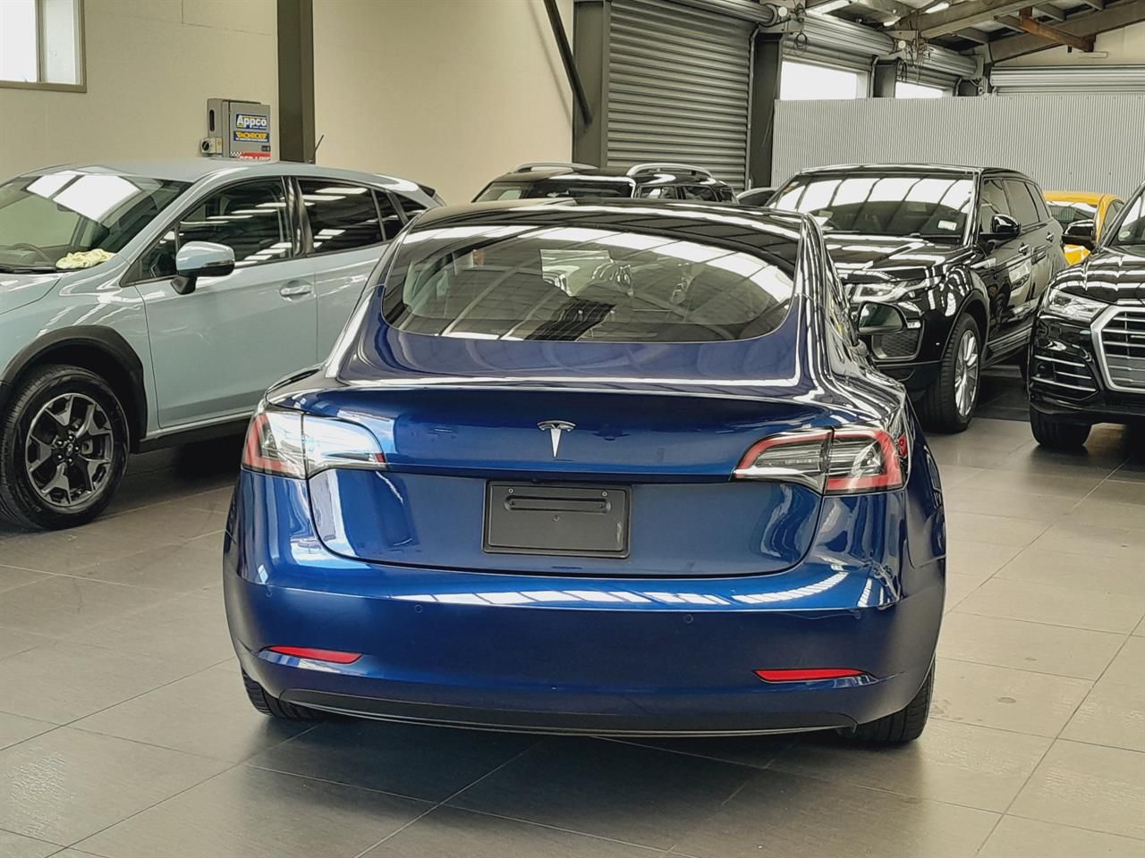 Vehicle image 5