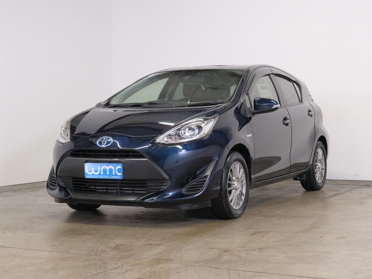 Vehicle image 4