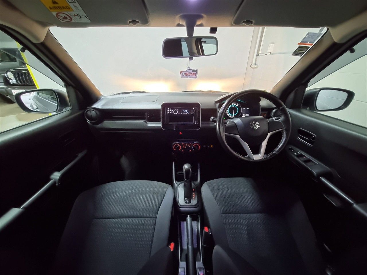 Vehicle image 3