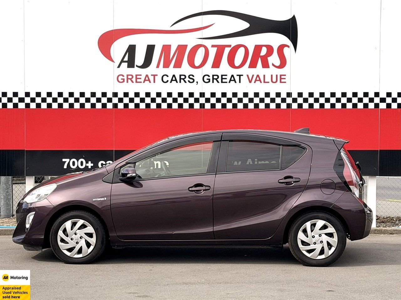 Vehicle image 5