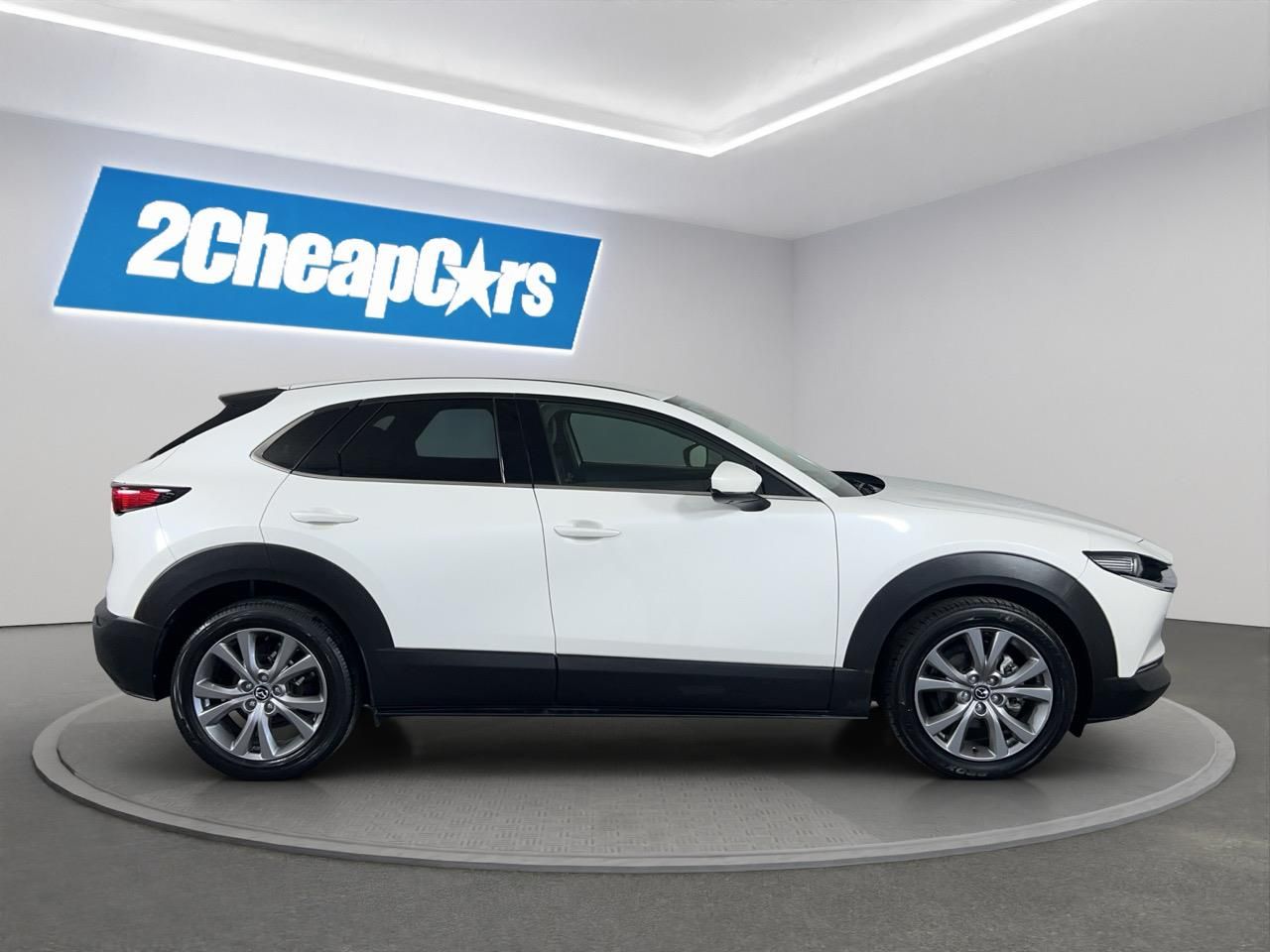 Vehicle image 4