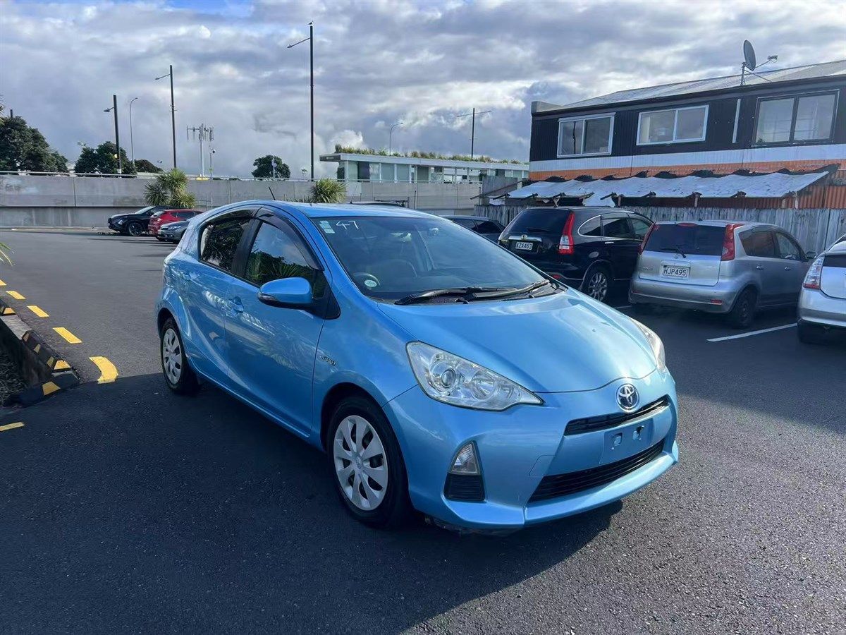 Vehicle image 3