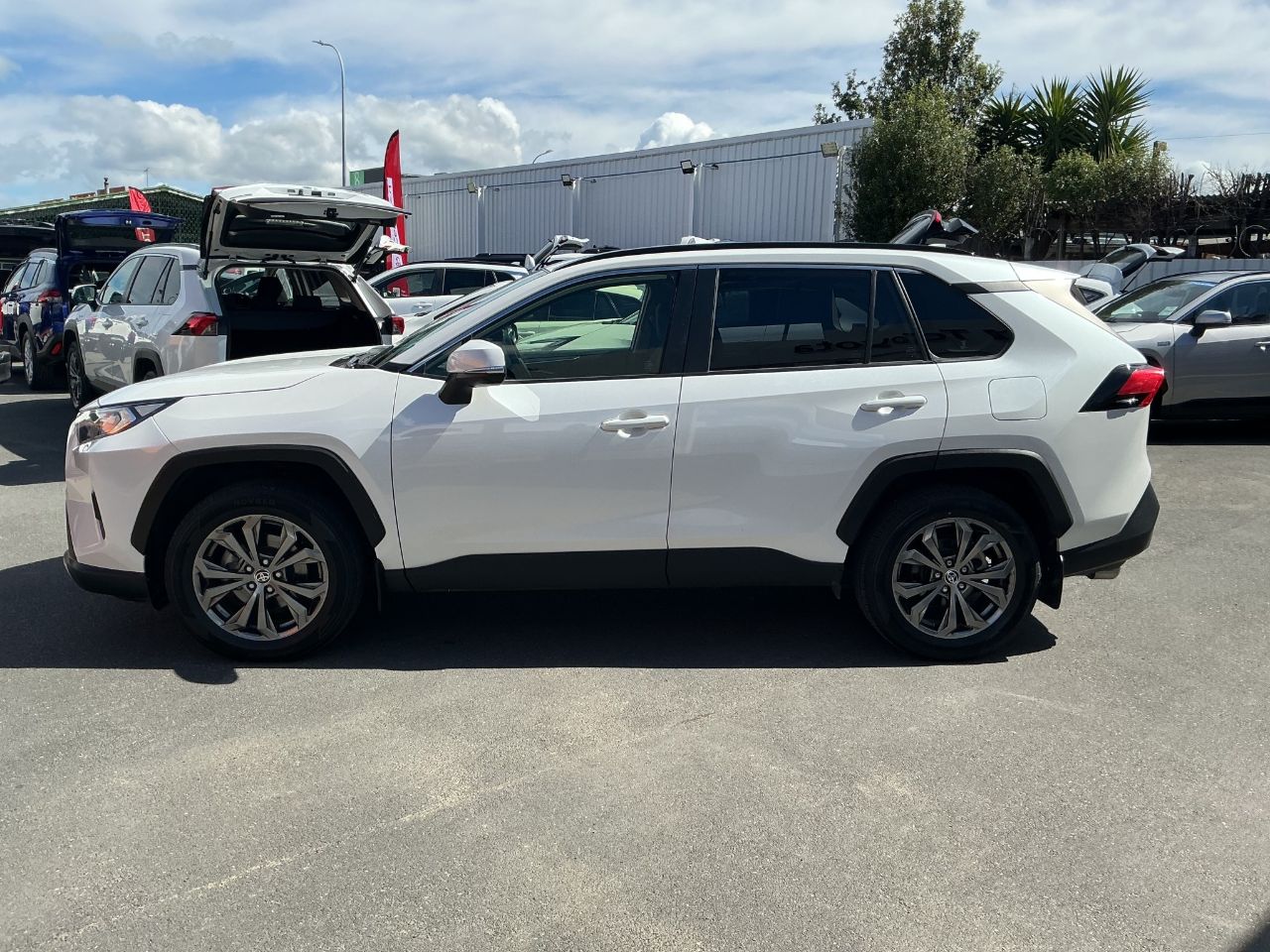 Vehicle image 5
