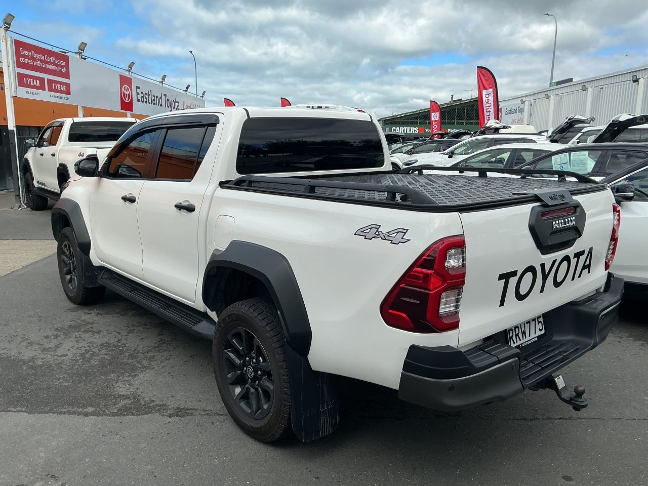 Vehicle image 5