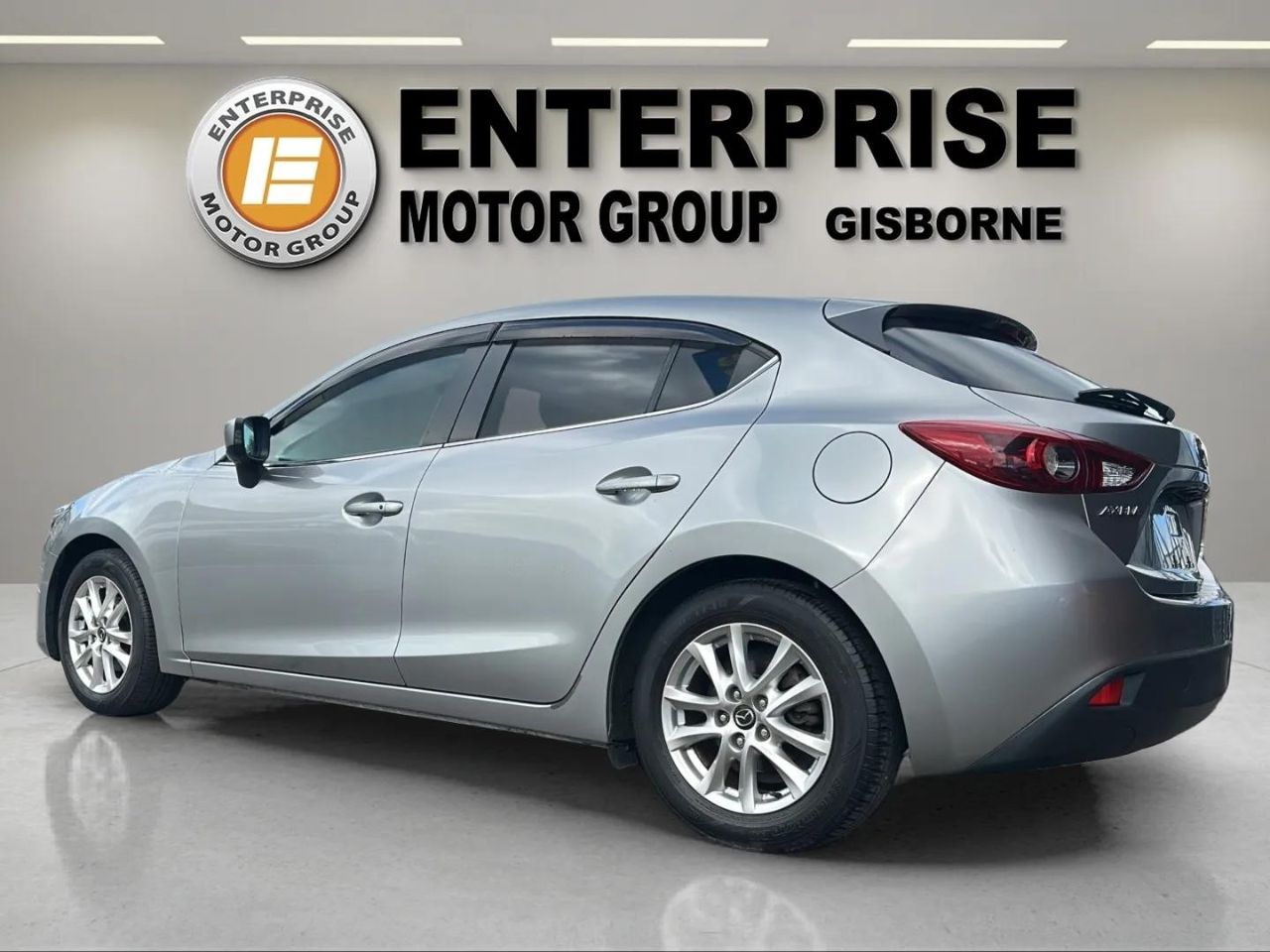 Vehicle image 5