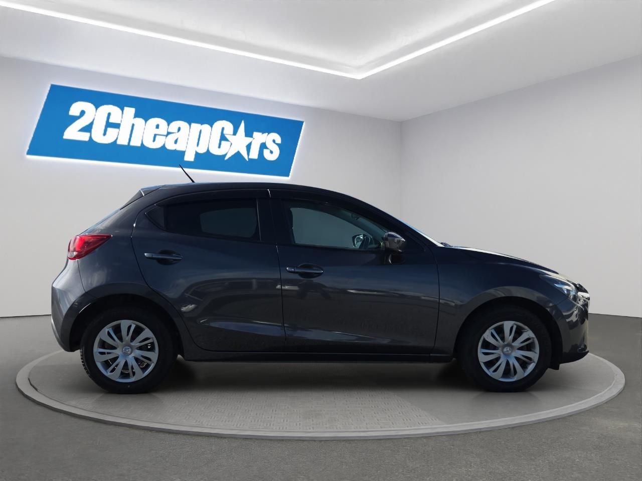 Vehicle image 4