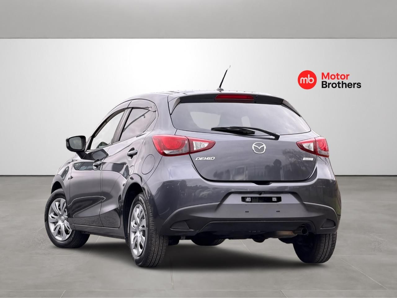 Vehicle image 4
