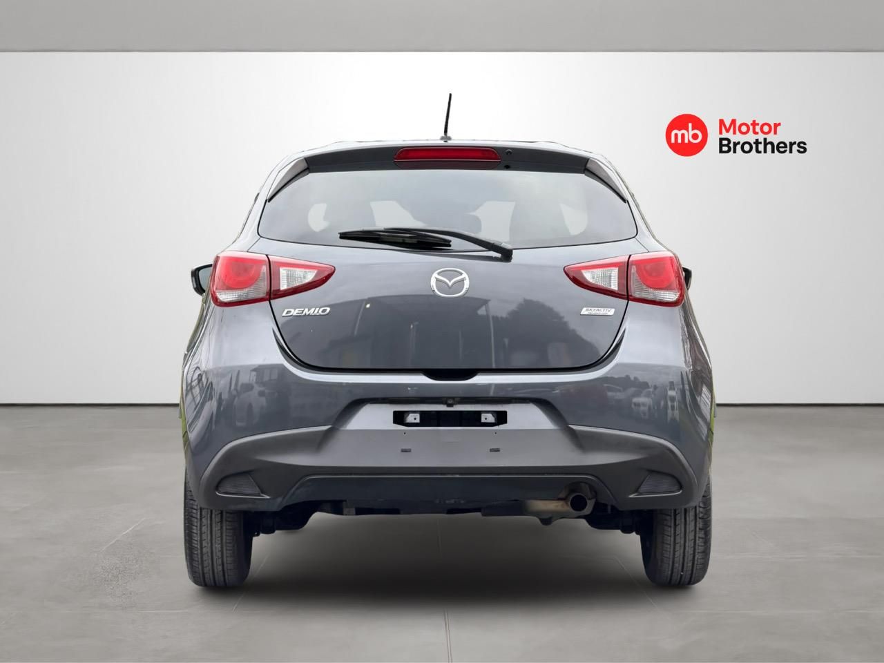 Vehicle image 5