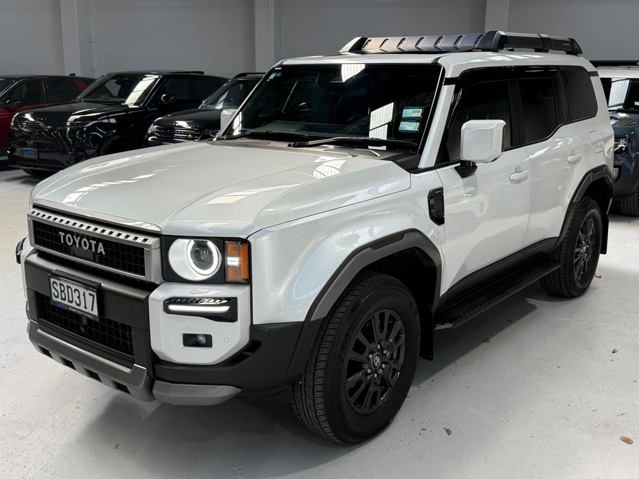 Vehicle image 4