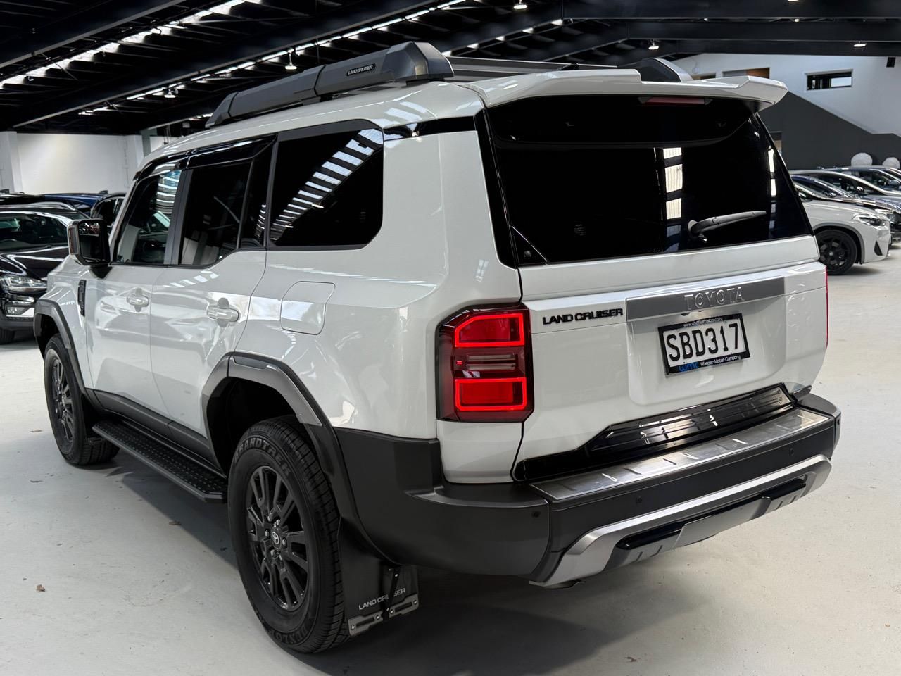 Vehicle image 5