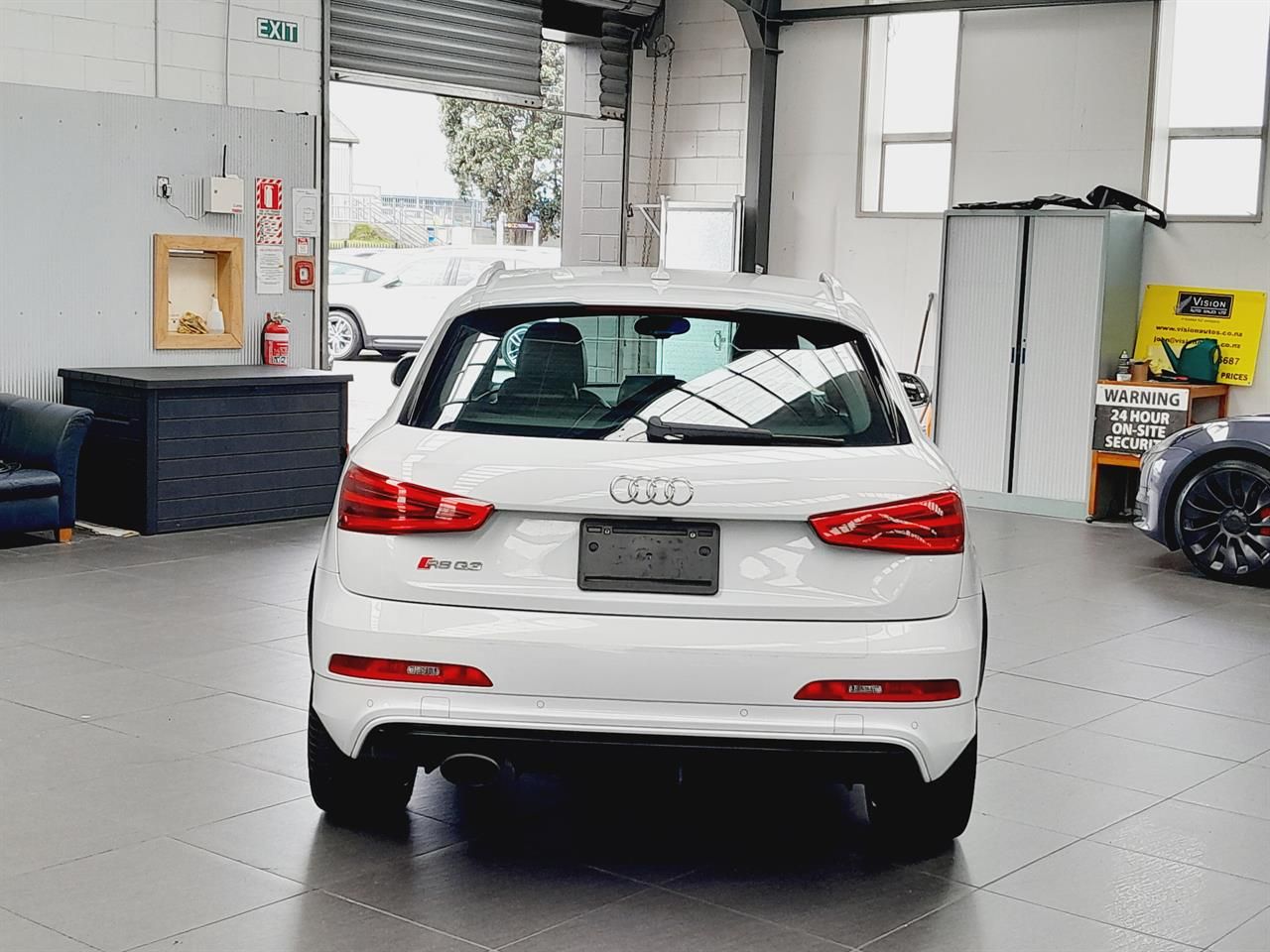 Vehicle image 5