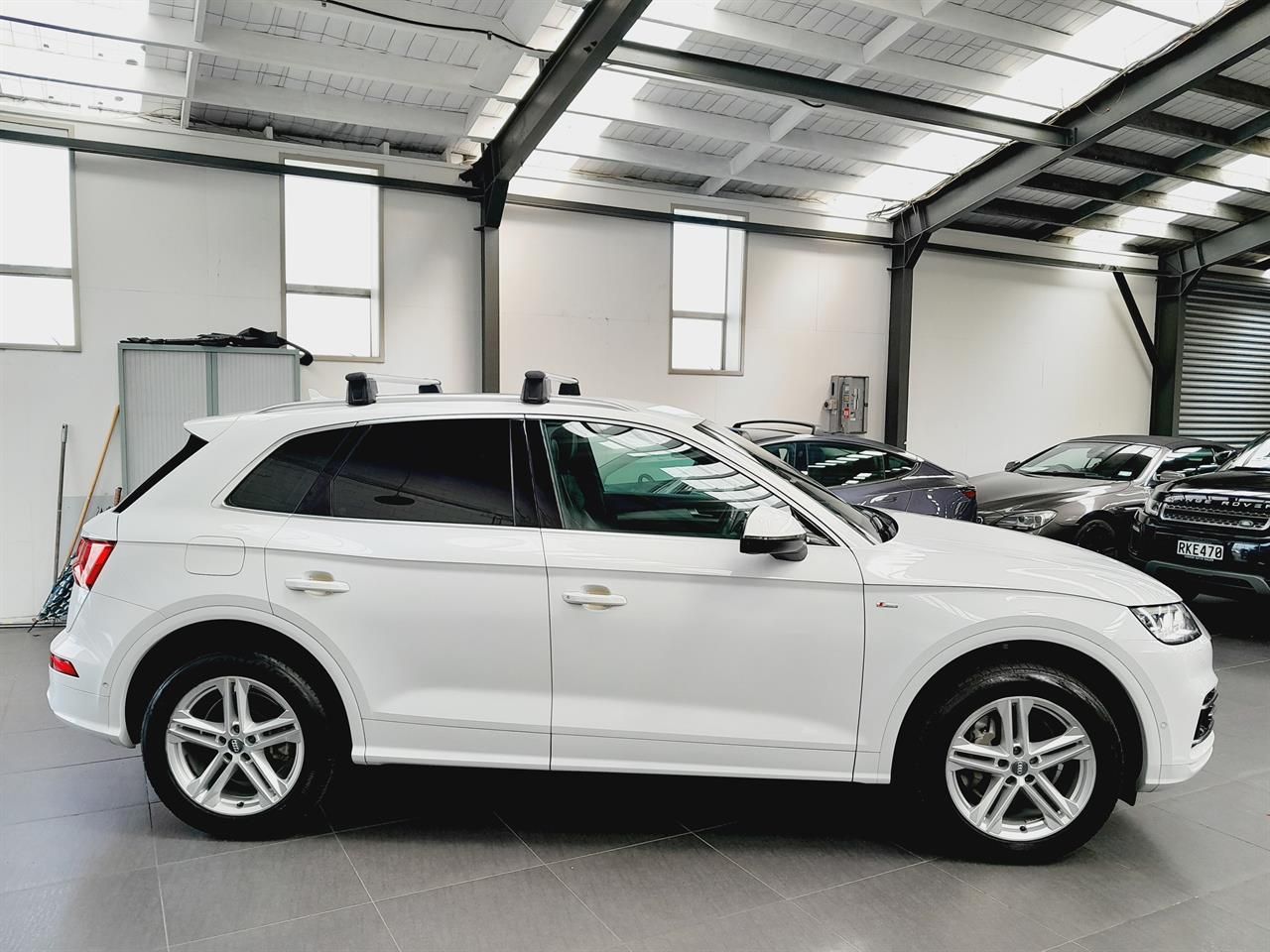 Vehicle image 3