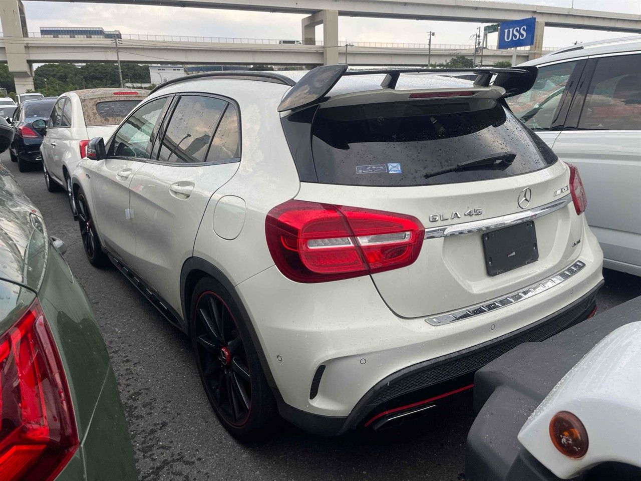 Vehicle image 3