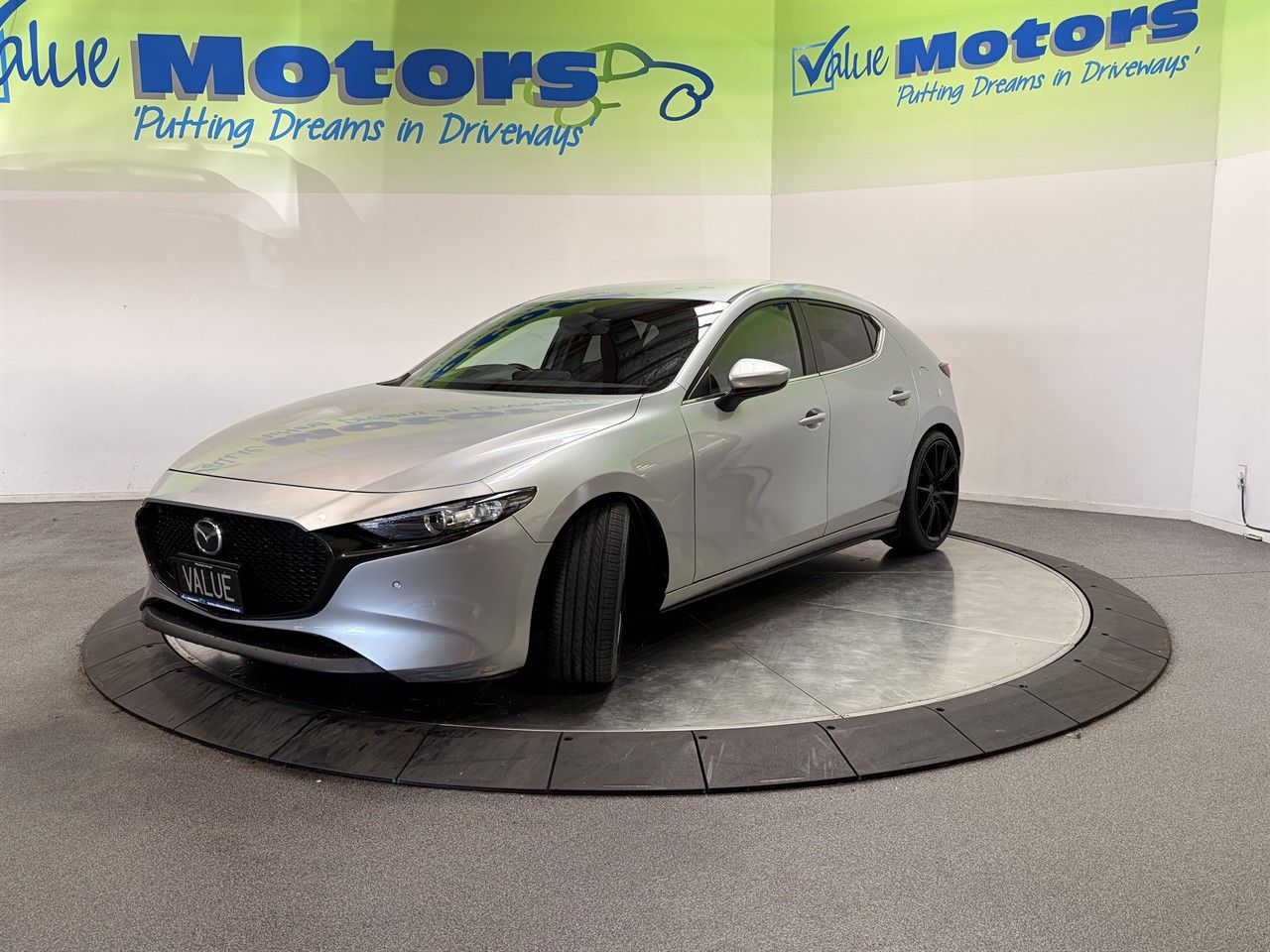 Vehicle image 3