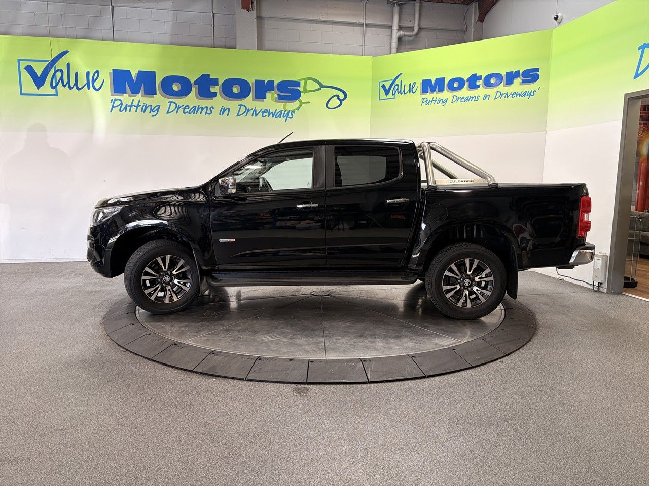Vehicle image 4