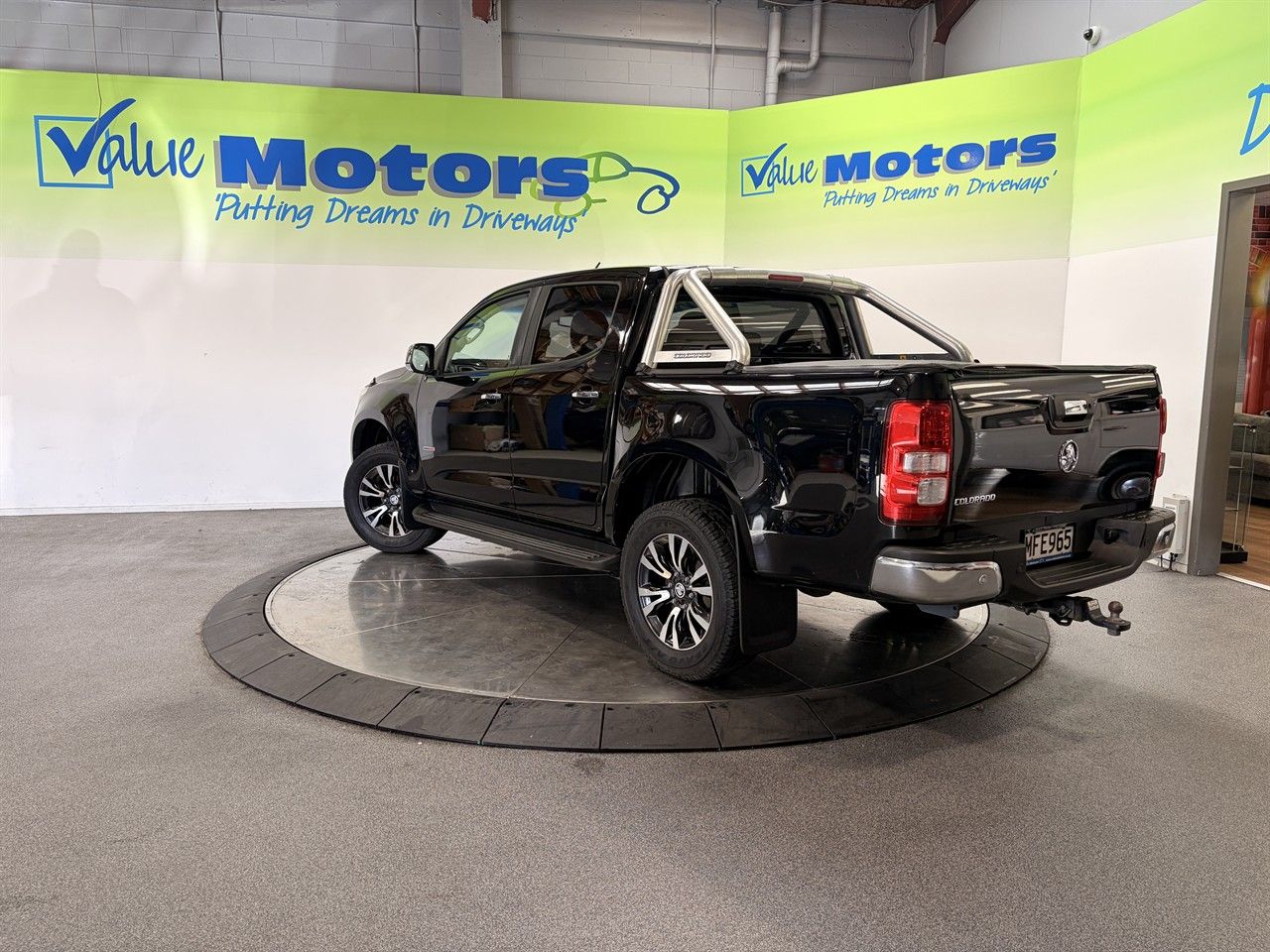 Vehicle image 5