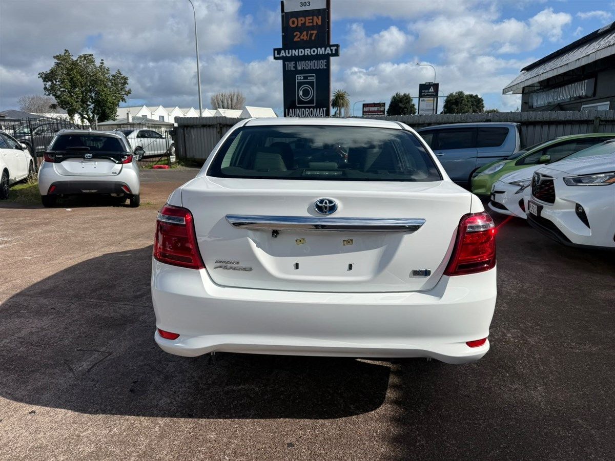 Vehicle image 4