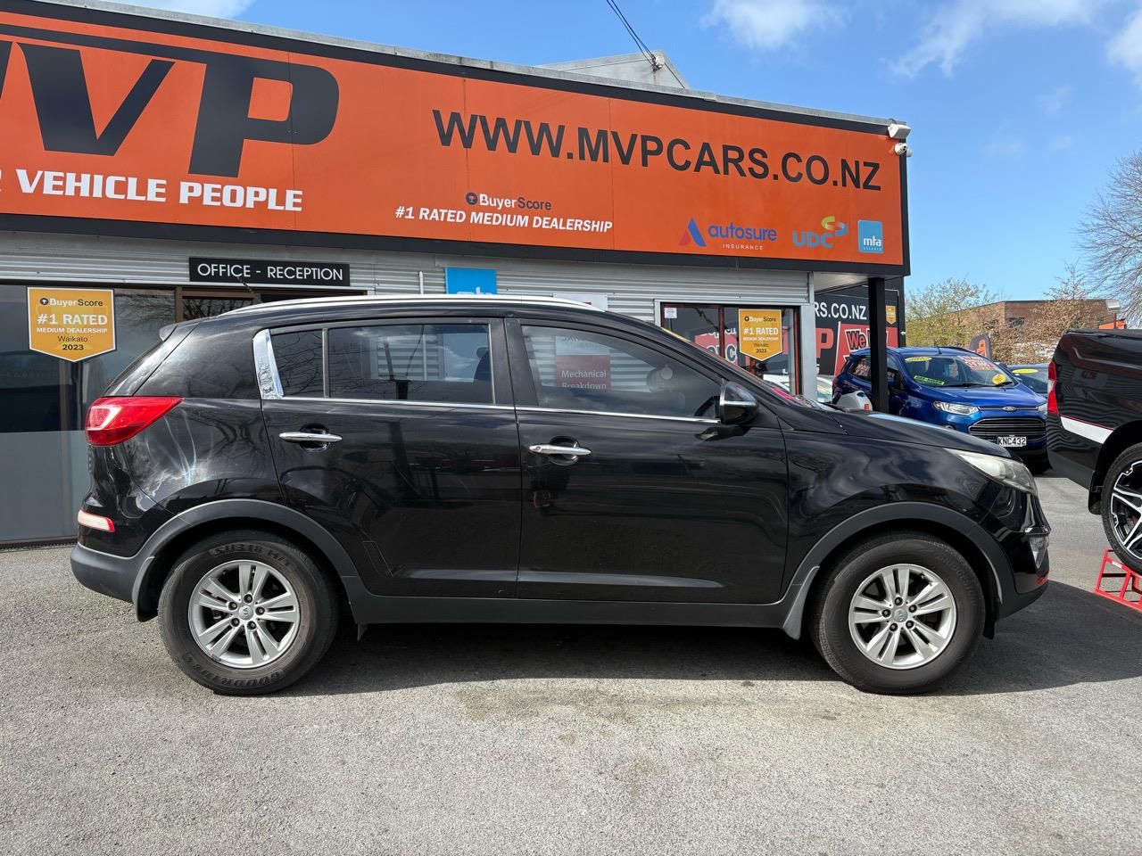Vehicle image 3