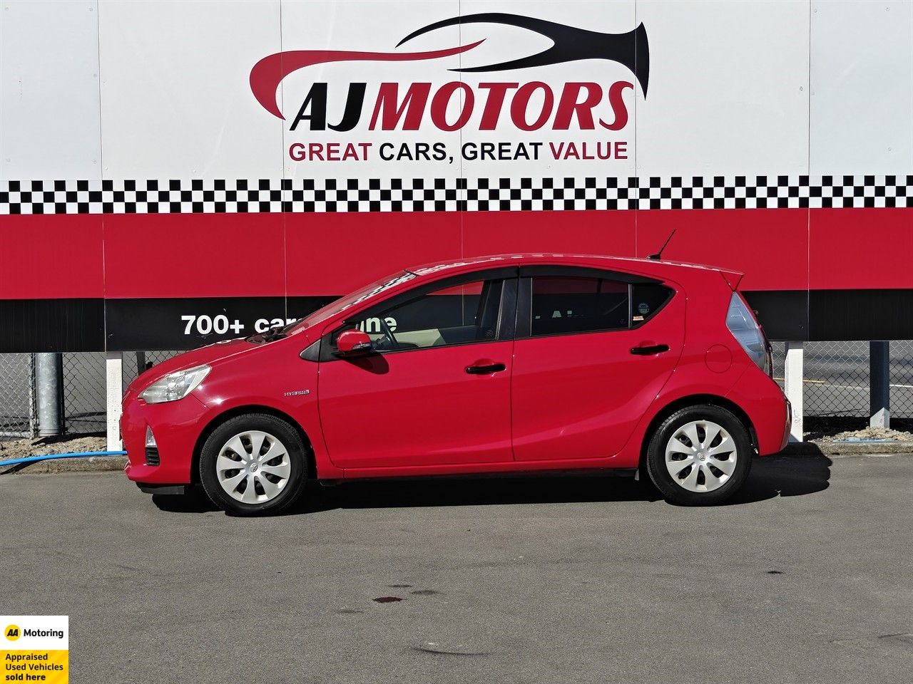 Vehicle image 5