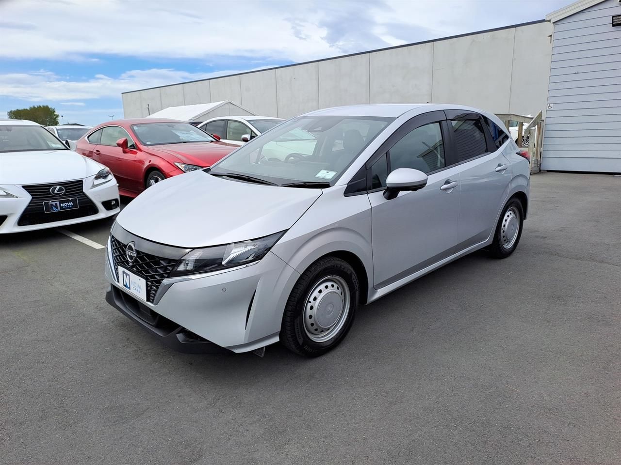 Vehicle image 3