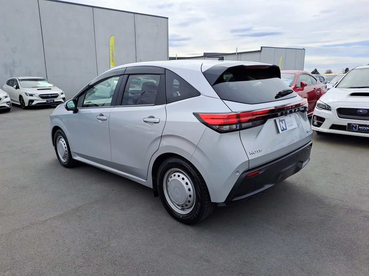 Vehicle image 5