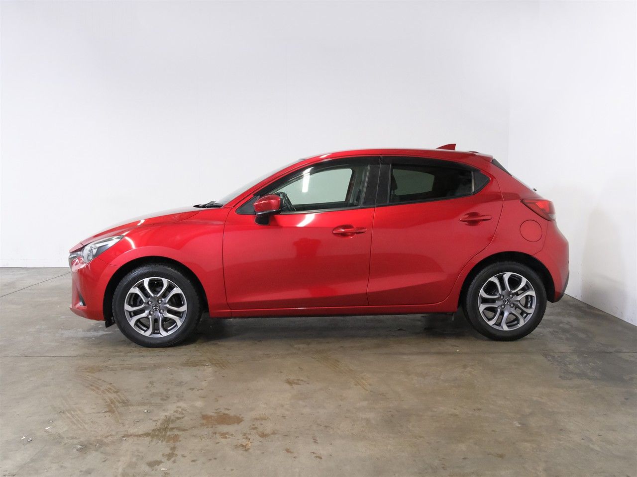 Vehicle image 5