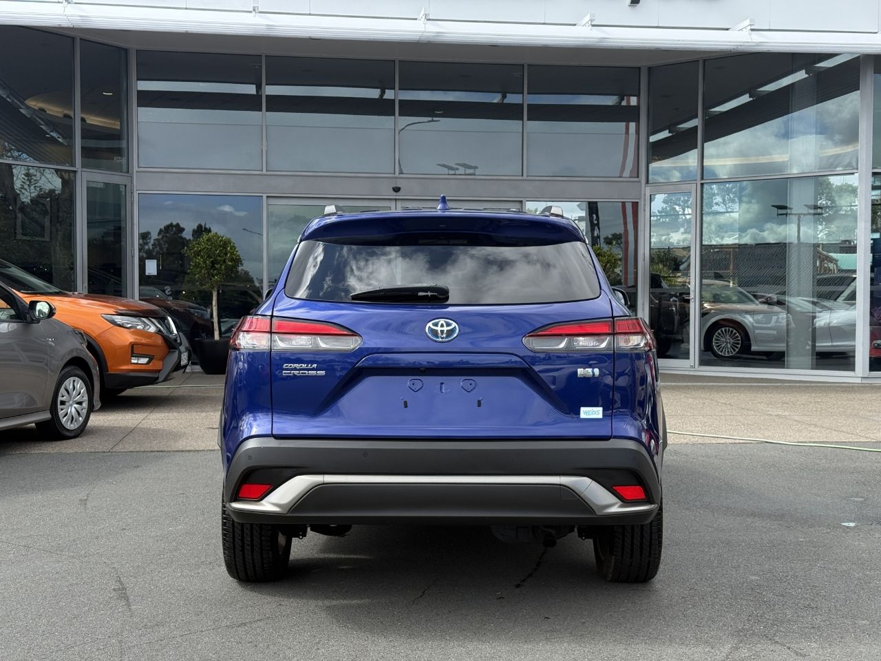 Vehicle image 5