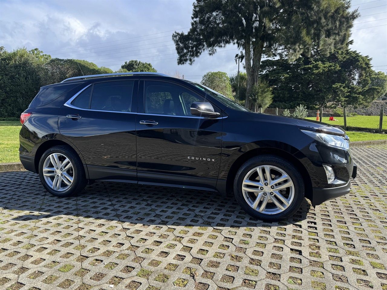 Vehicle image 4