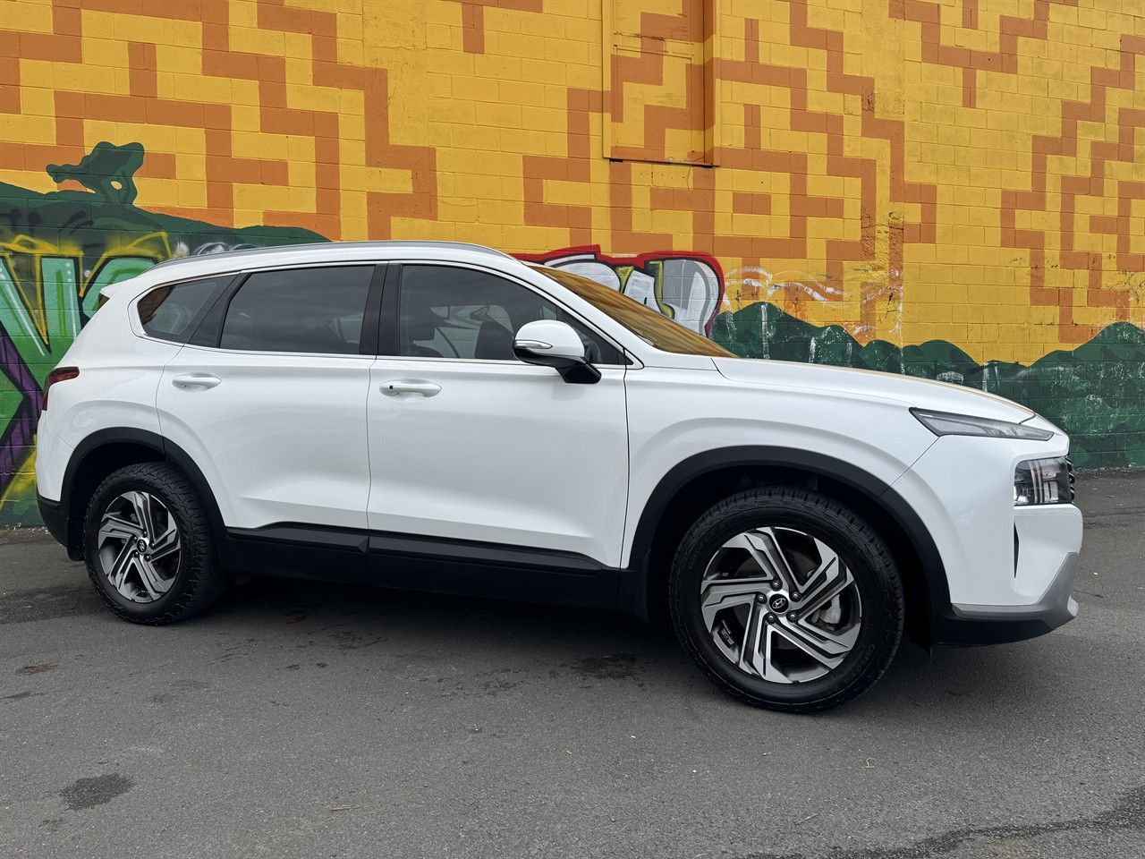 Vehicle image 4