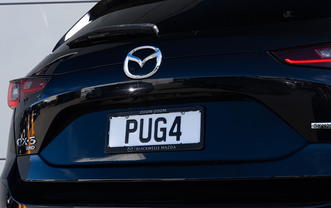 Vehicle image 4