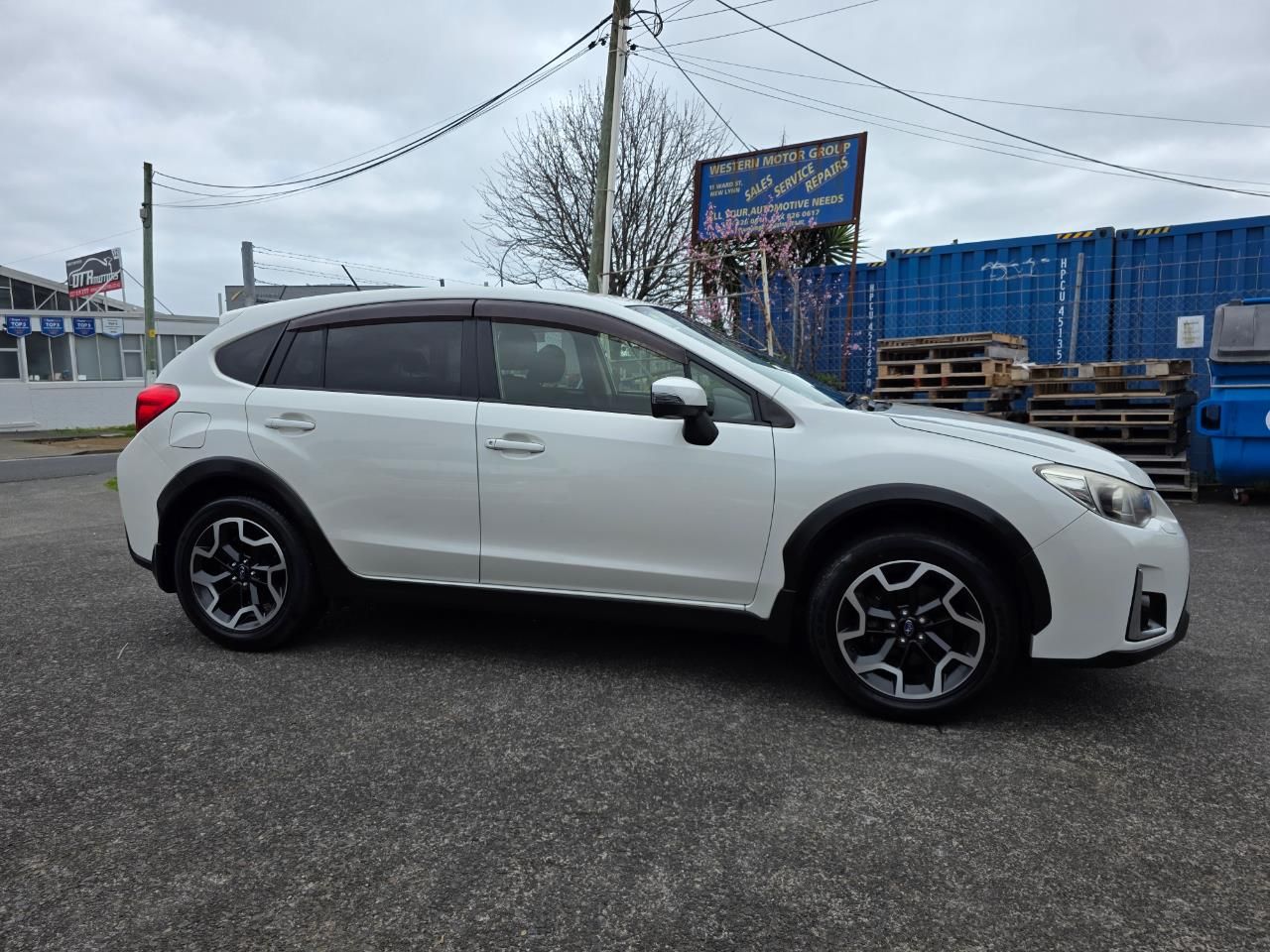 Vehicle image 5