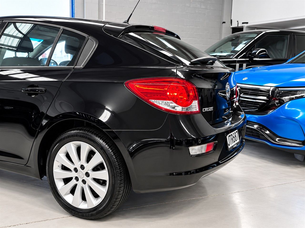 Vehicle image 4