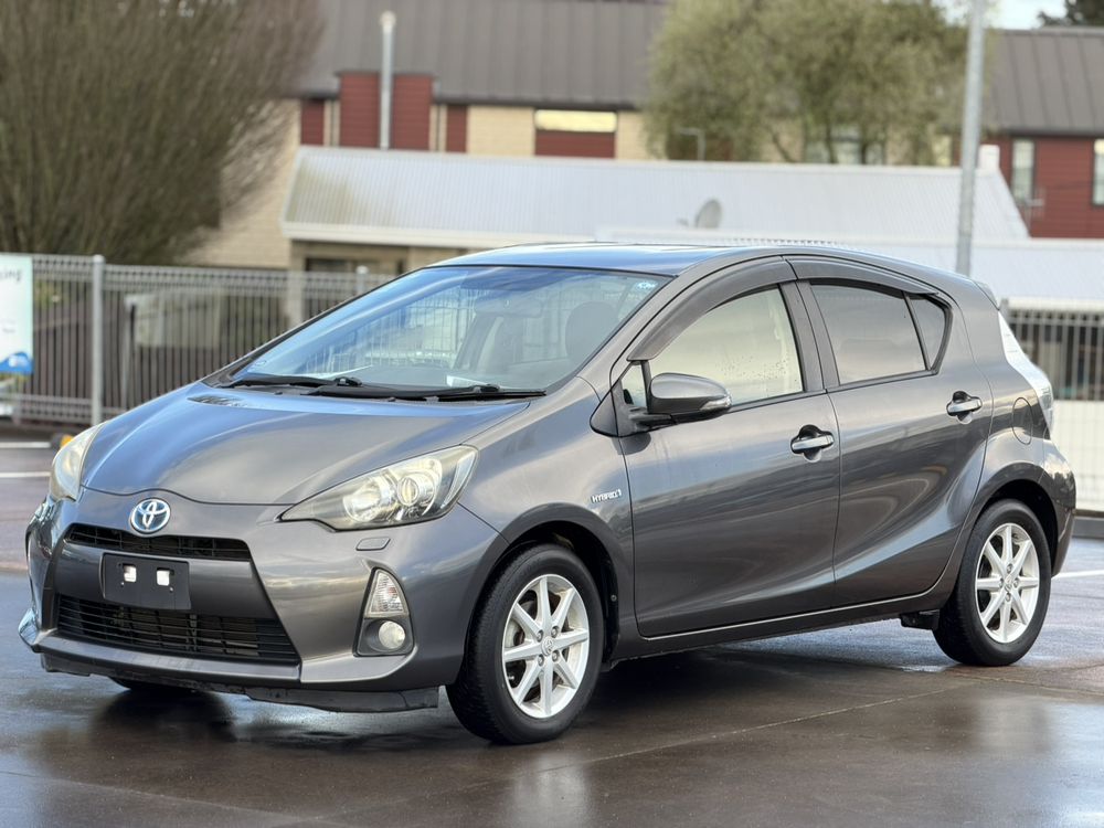 Vehicle image 3