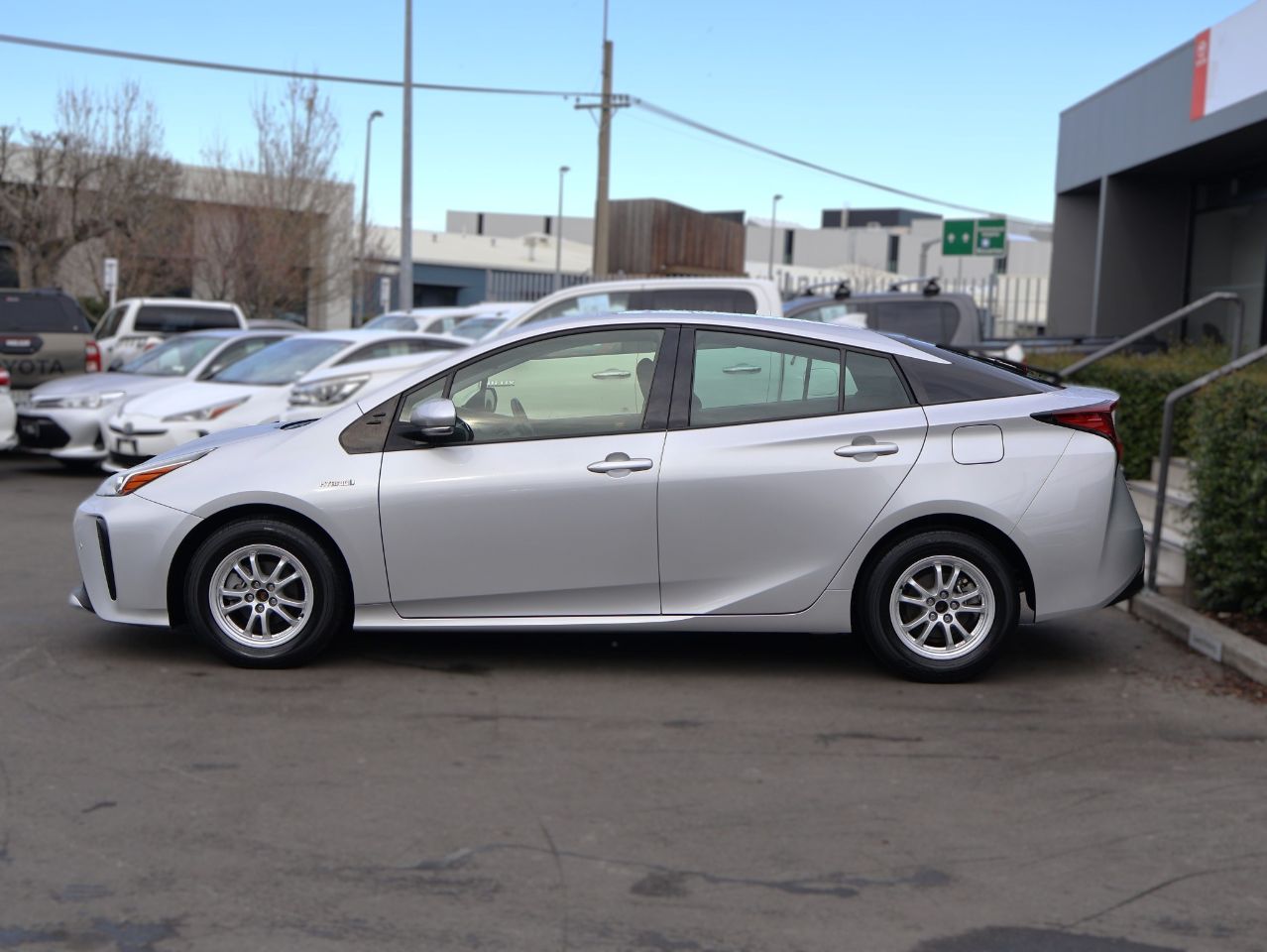 Vehicle image 4