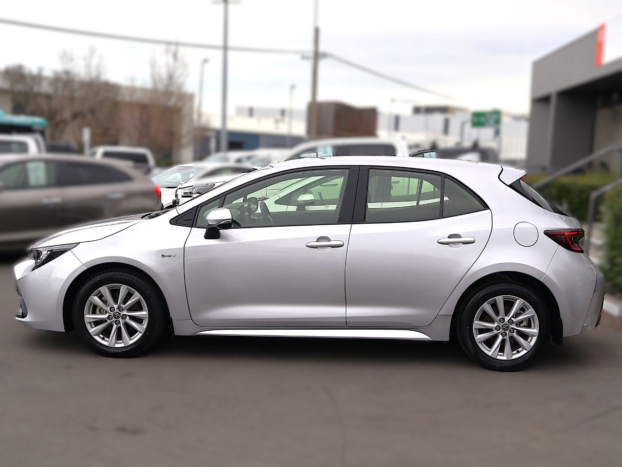 Vehicle image 4