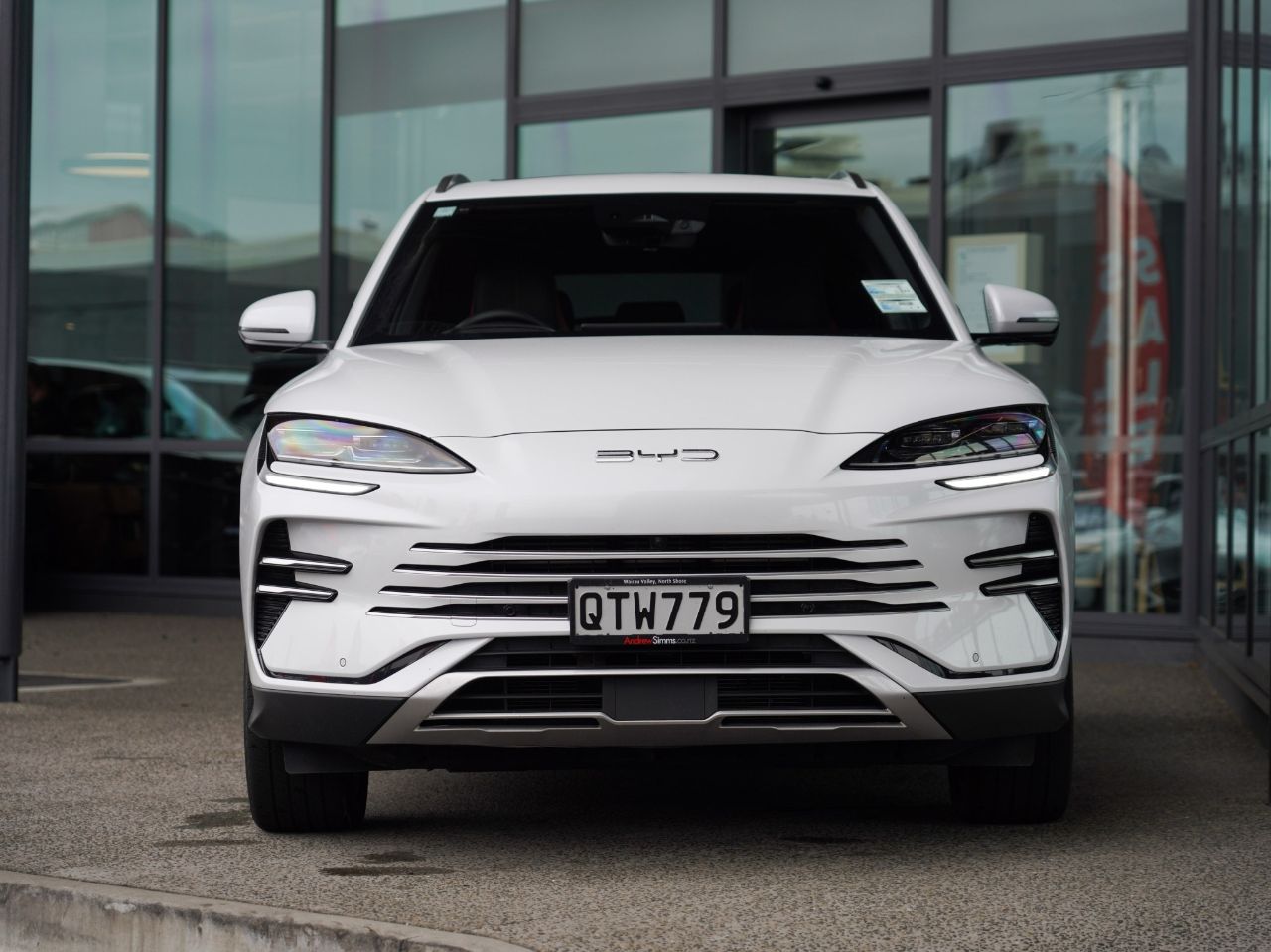 Vehicle image 4