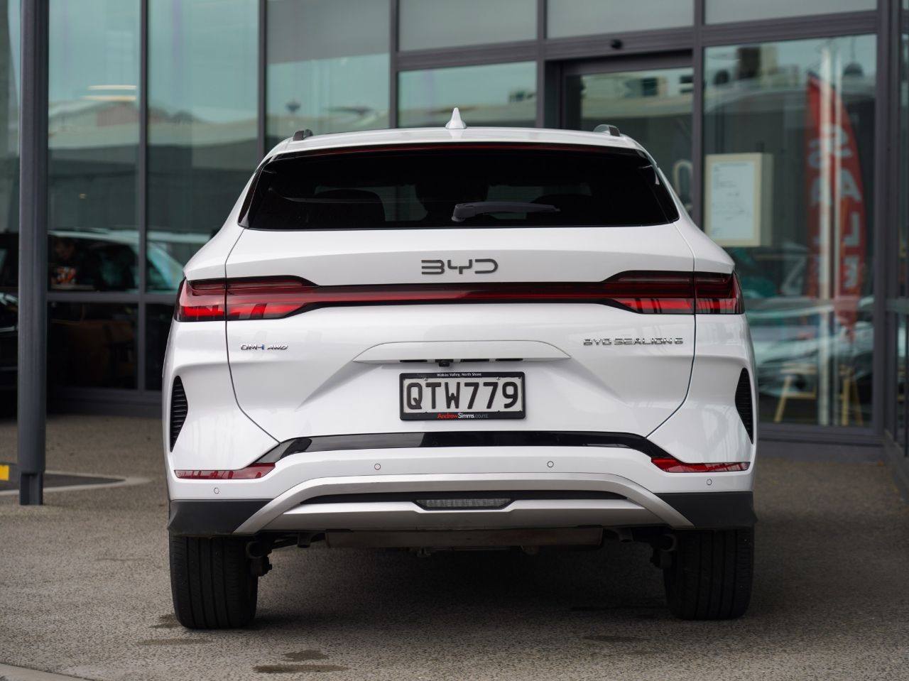 Vehicle image 5