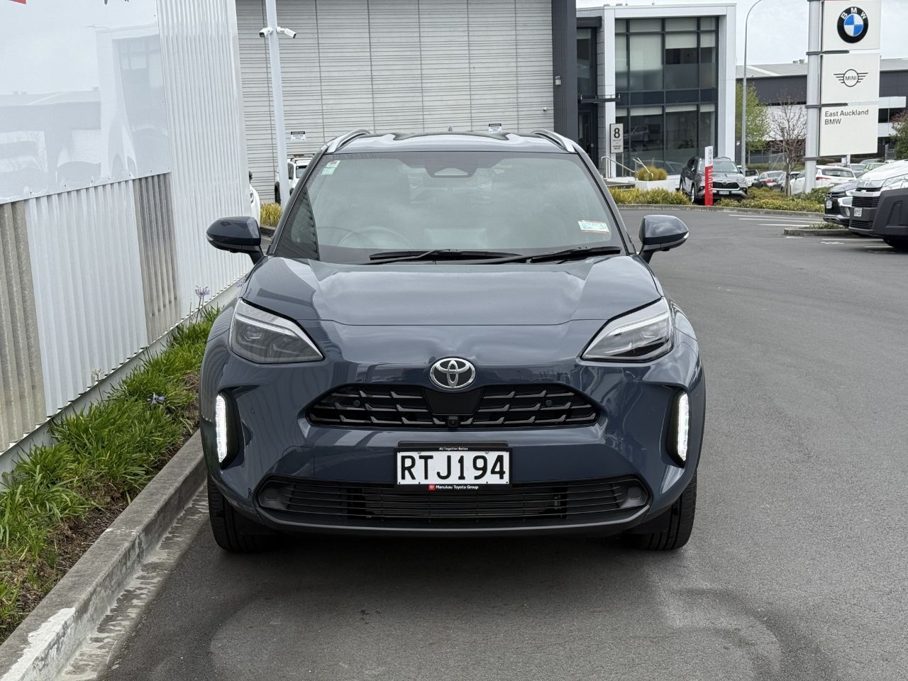 Vehicle image 3