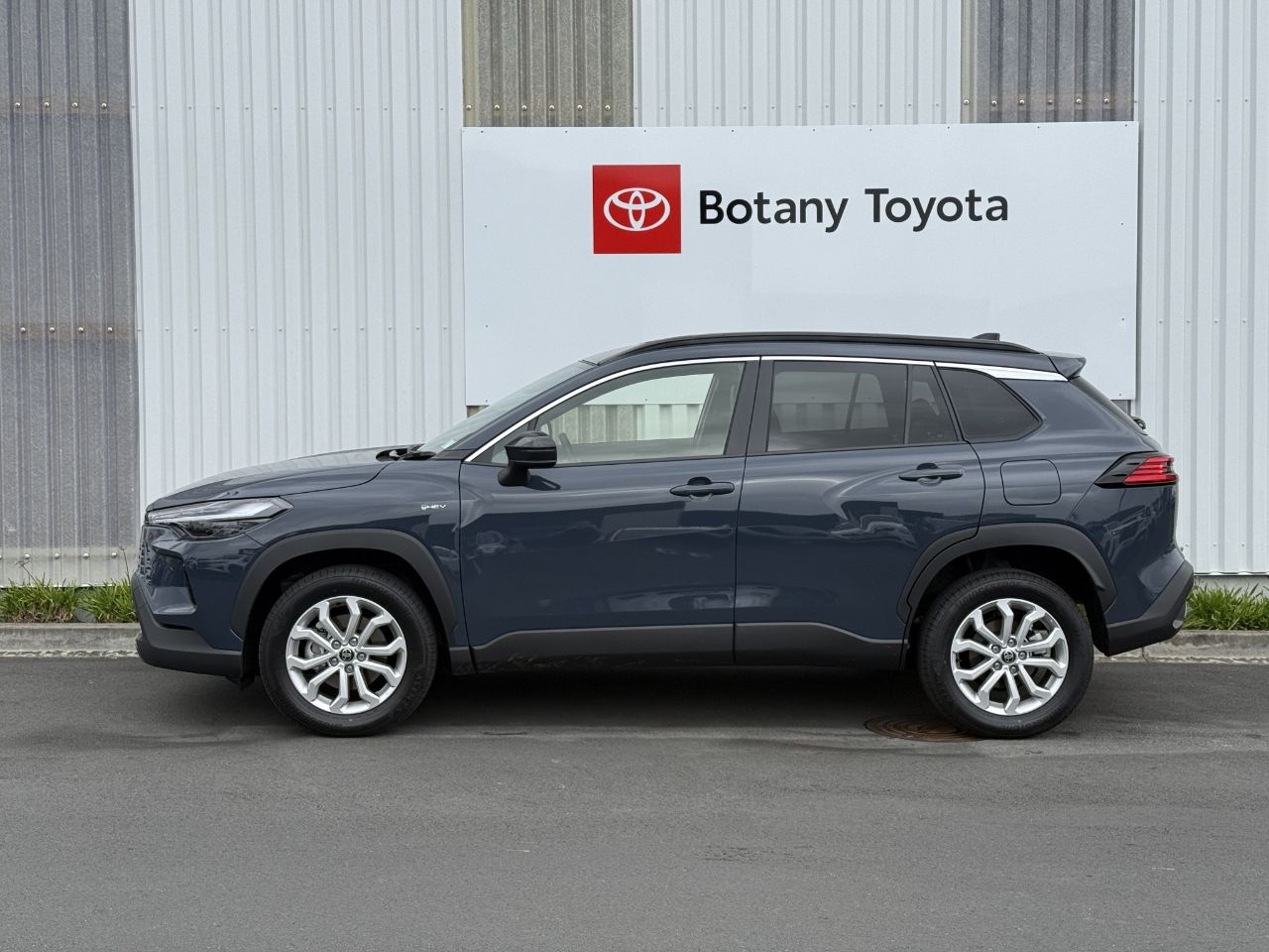 Vehicle image 5