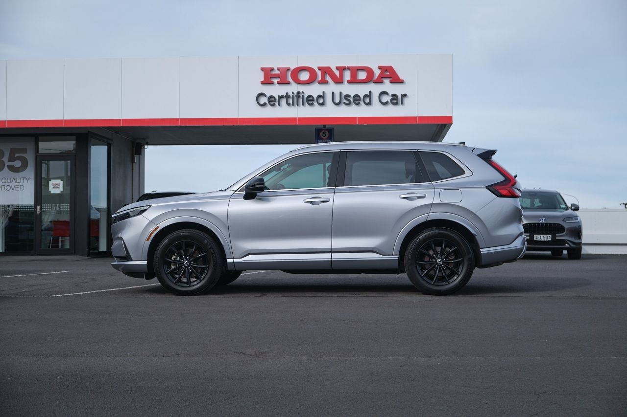 Vehicle image 4