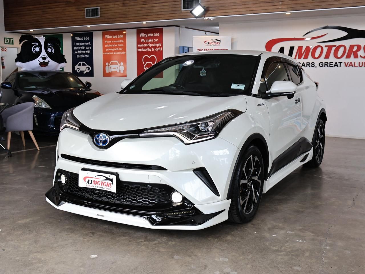 Vehicle image 3