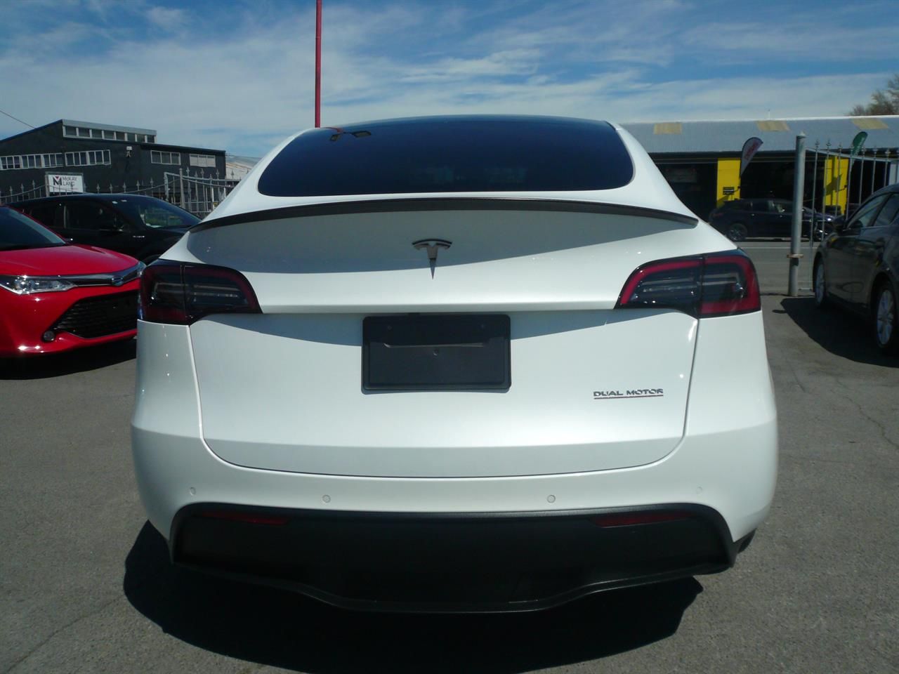 Vehicle image 5