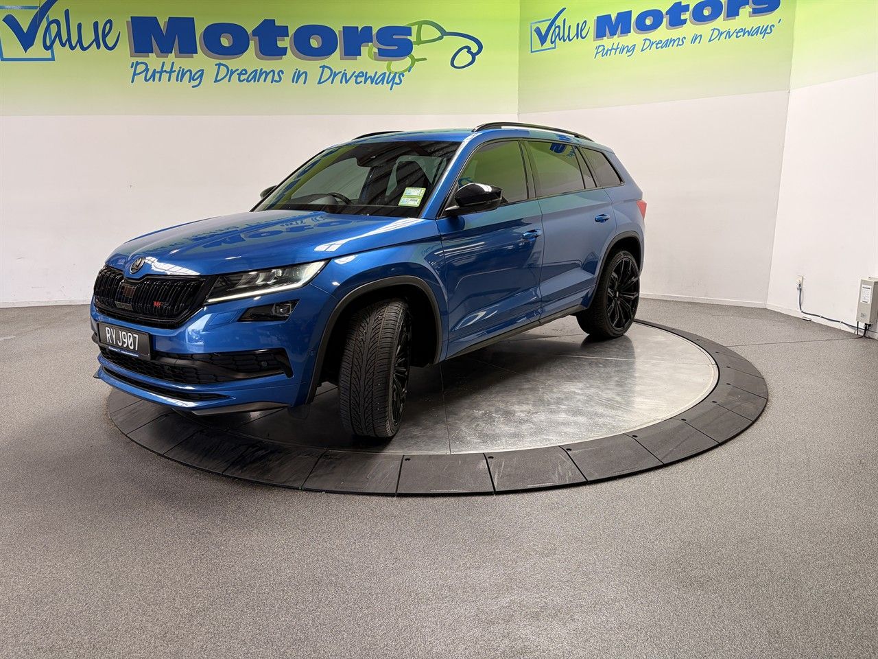 Vehicle image 3