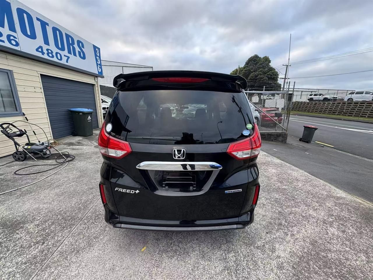 Vehicle image 4